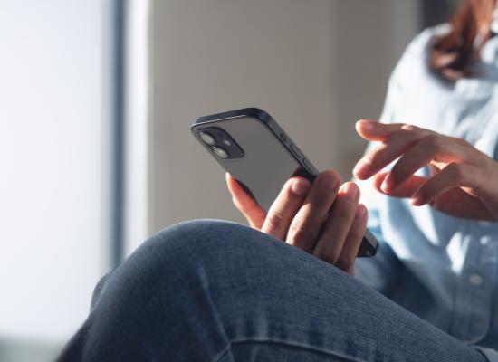 Comment la synergie physique-digital renforce la relation client